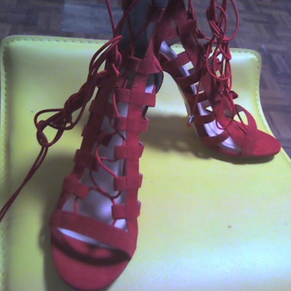 LACED HEELS